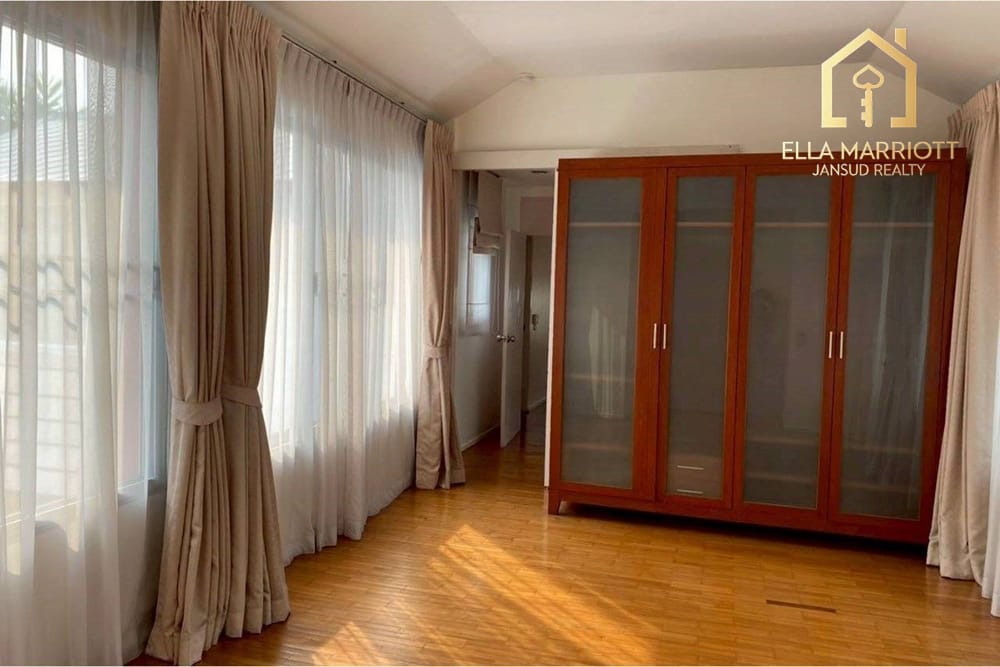 Rent 160K | House with Private Pool | Near Bangkok Hospital | Pets OK 8
