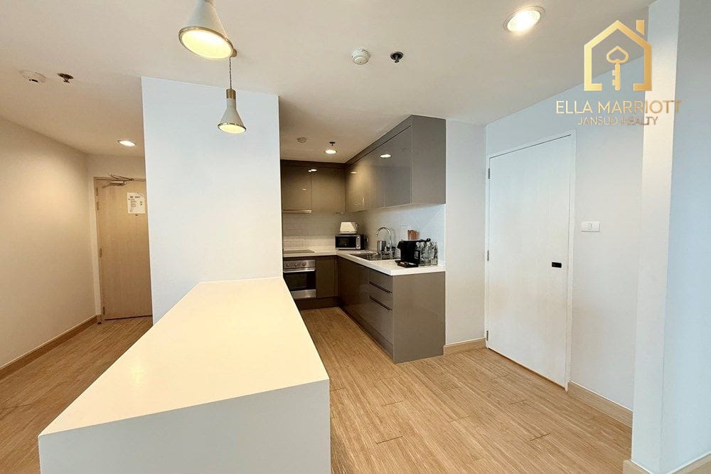 Luxury Condo in Watthana Awaits You! 14