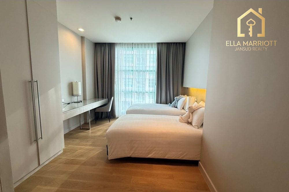 Luxurious Services Apt: 3BR, Riverside Views" with 2 Living room 5