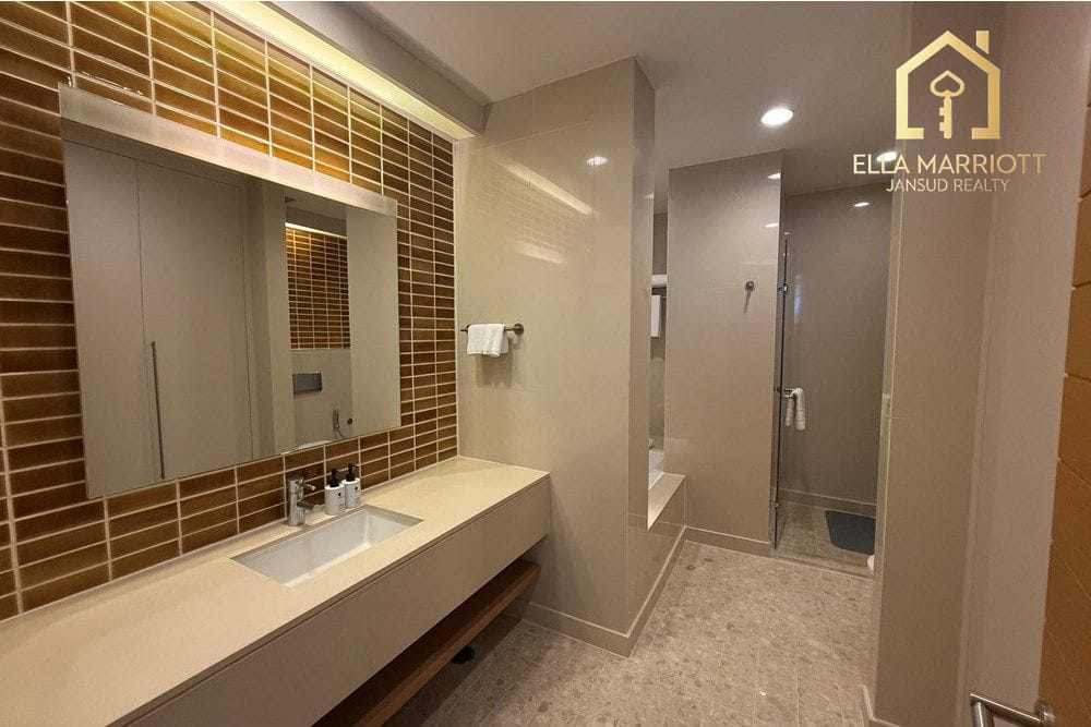 Luxurious Services Apt: 3BR, Riverside Views" with 2 Living room 6