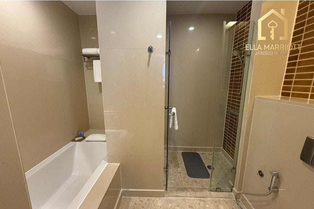 Luxurious Services Apt: 3BR, Riverside Views" with 2 Living room 9