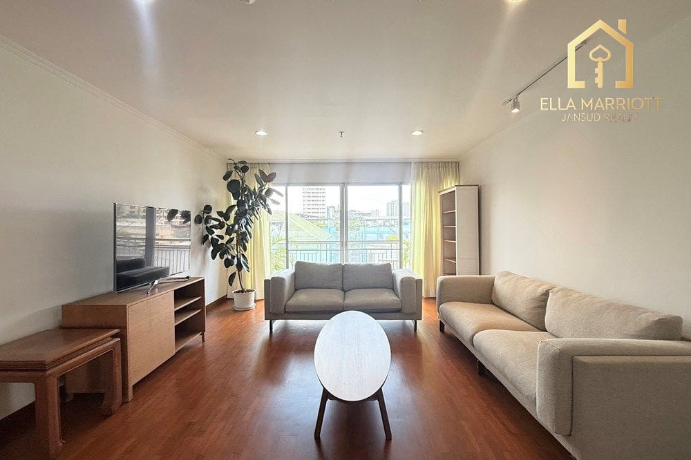 Luxurious 4BR Condo for Rent in Sathon with 270 sq.m, Bangkok 1