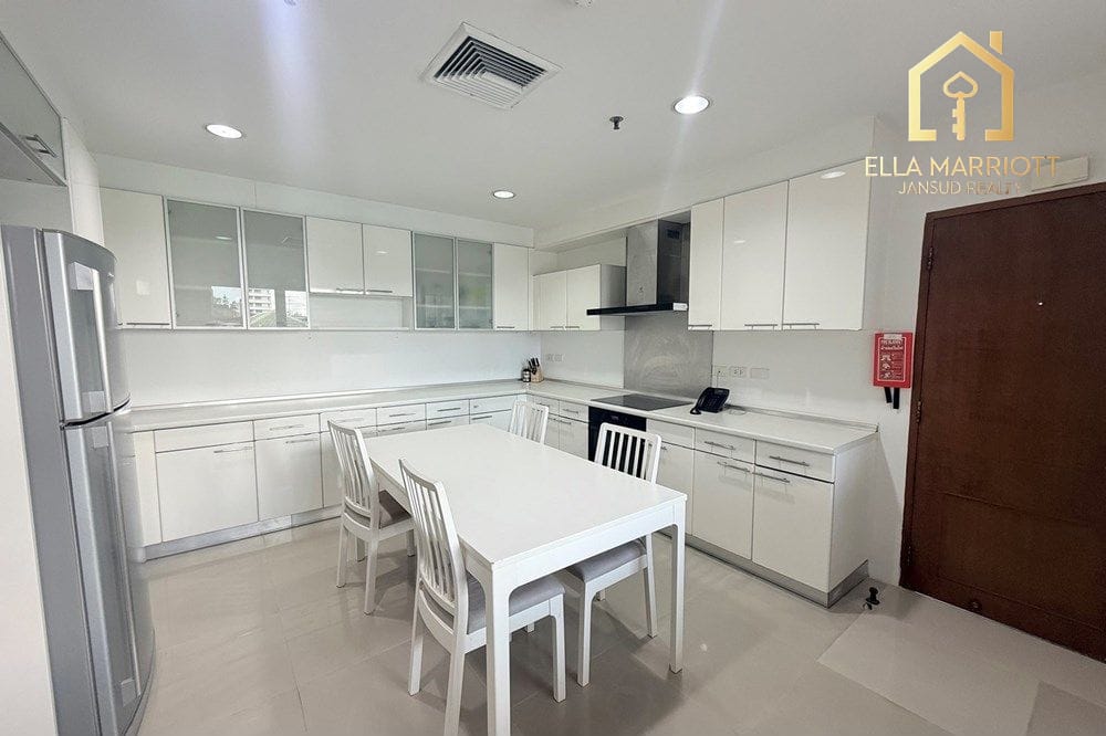 Luxurious 4BR Condo for Rent in Sathon with 270 sq.m, Bangkok 11