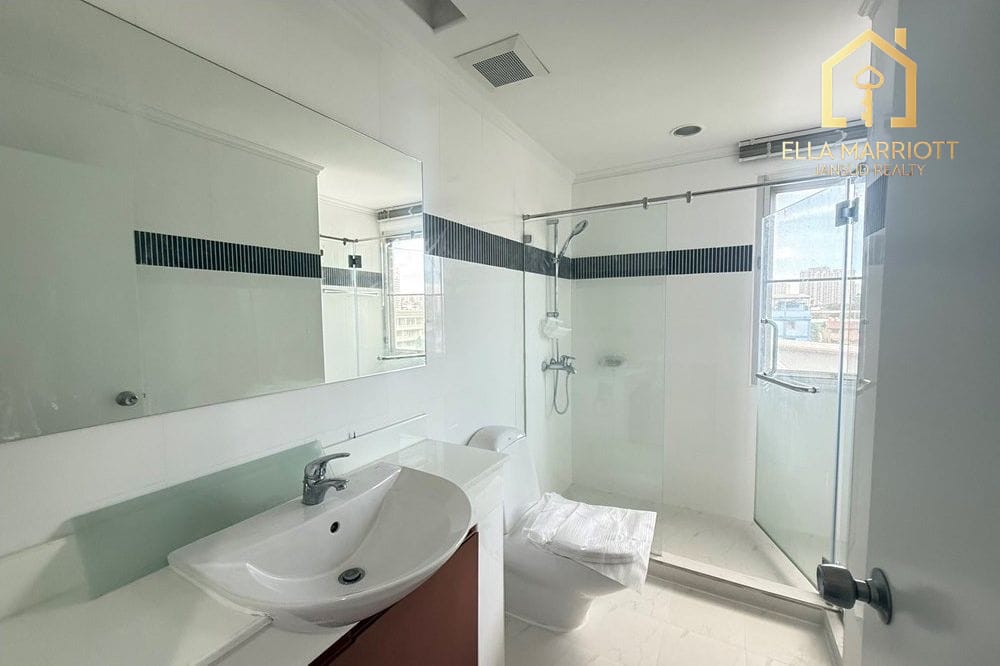 Luxurious 4BR Condo for Rent in Sathon with 270 sq.m, Bangkok 16