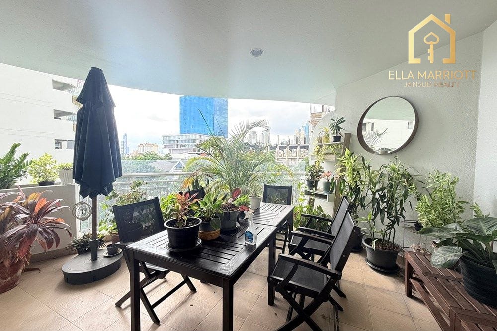 Luxurious 4BR Condo for Rent in Sathon with 270 sq.m, Bangkok 5
