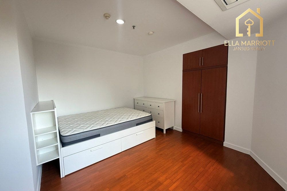 Luxurious 4BR Condo for Rent in Sathon with 270 sq.m, Bangkok 7