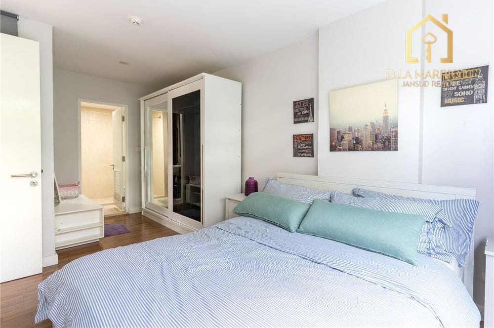 Room for Rent in Modern Condo at The Clover Thonglor 11