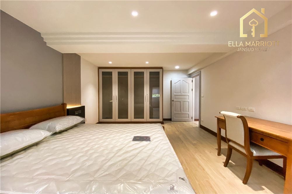 Rent 55K | 150sqm 2BR | Newly Renovated | Cat-Friendly | Phloen Chit 10