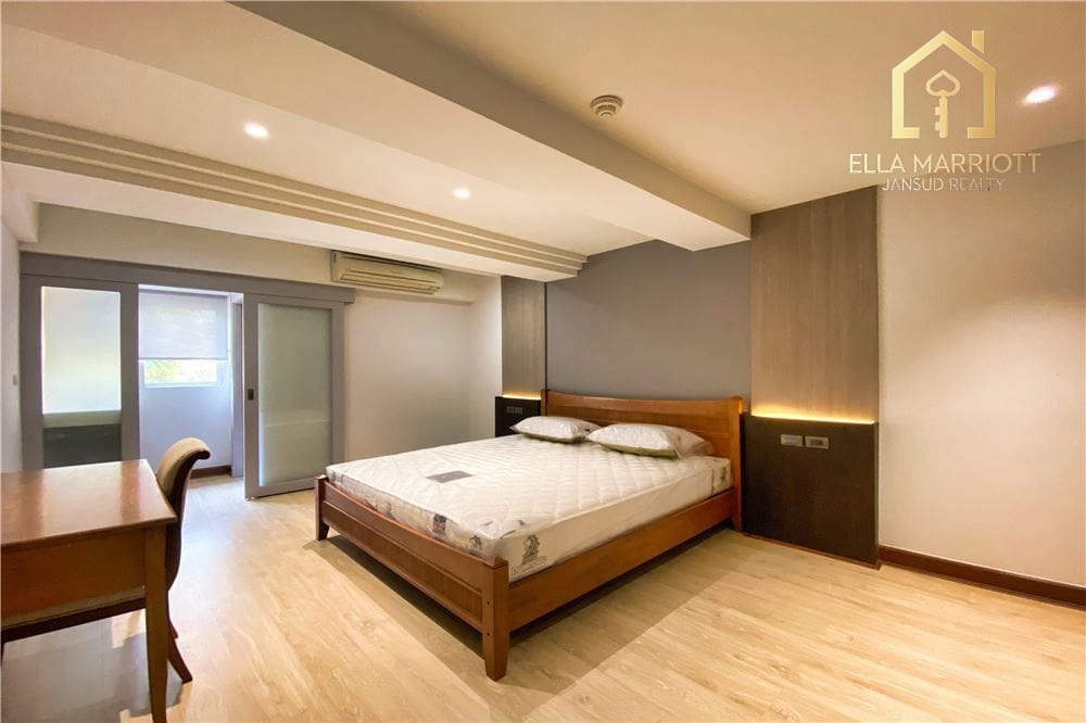 Rent 55K | 150sqm 2BR | Newly Renovated | Cat-Friendly | Phloen Chit 8