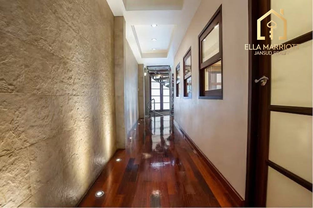 4BR Townhouse for Sale in Phrom Phong, Sukhumvit 39 - 440sqm with High Yield Potential 12