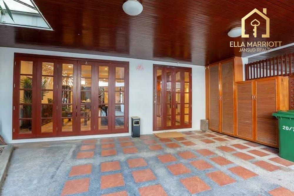 4BR Townhouse for Sale in Phrom Phong, Sukhumvit 39 - 440sqm with High Yield Potential 2
