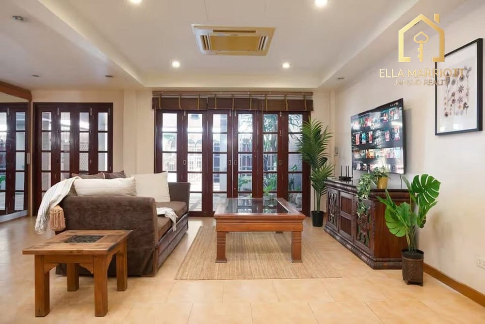 4BR Townhouse for Sale in Phrom Phong, Sukhumvit 39 - 440sqm with High Yield Potential 5
