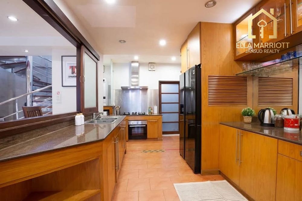 4BR Townhouse for Sale in Phrom Phong, Sukhumvit 39 - 440sqm with High Yield Potential 9