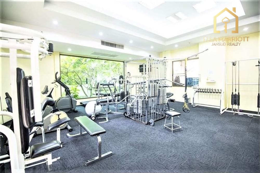 Rent 120K | Rare 600sqm Penthouse Loop | 300sqm Terrace | Pet Friendly 12