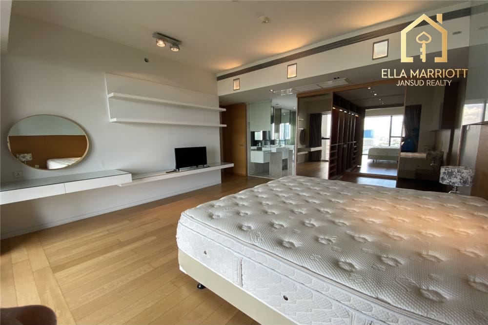Rent 130K | Rare 222sqm 3BR Condo with Private Pool | The Met Sathorn - 10 Mins Walk to BTS Chong Nonsi 9