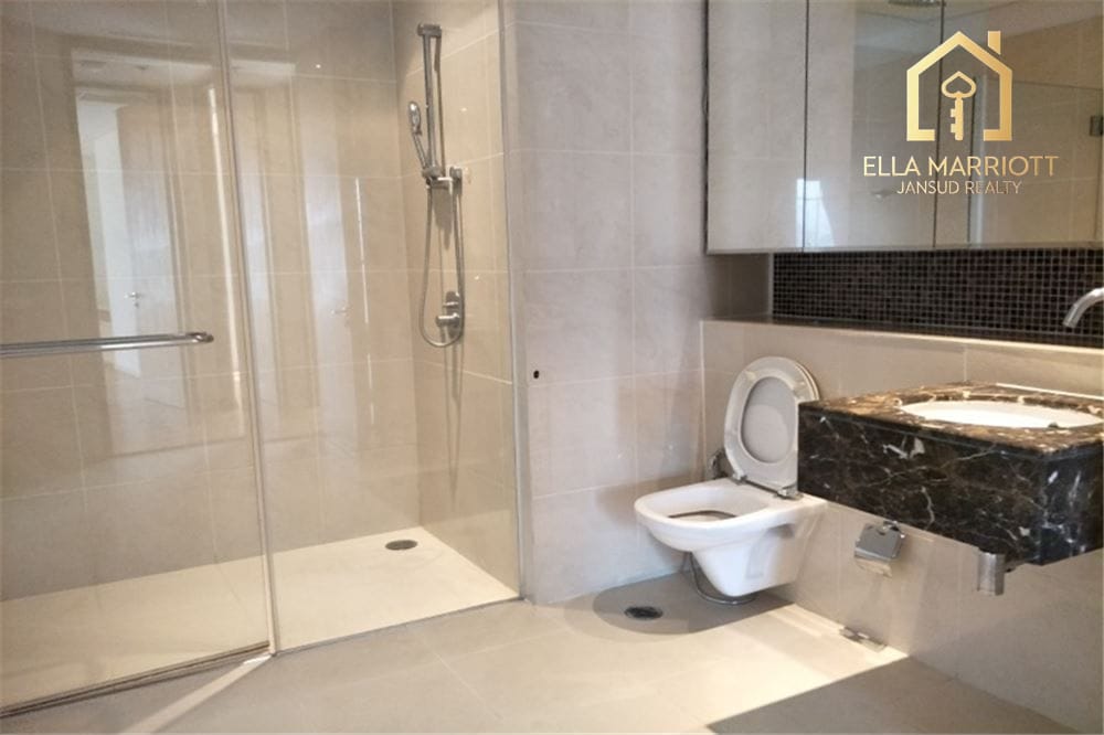 Luxury 3BR Condo for Rent at The Lakes Asoke - 210sqm, High Floor, Close to BTS Asok 12