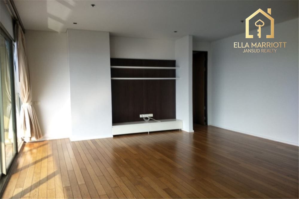 Luxury 3BR Condo for Rent at The Lakes Asoke - 210sqm, High Floor, Close to BTS Asok 2