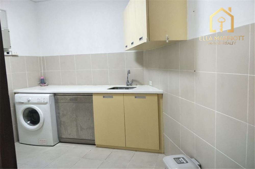 Luxury 3BR Condo for Rent at The Lakes Asoke - 210sqm, High Floor, Close to BTS Asok 4