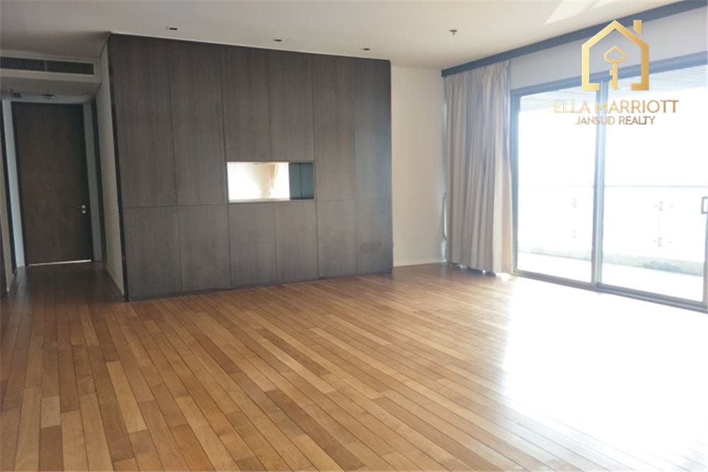 Luxury 3BR Condo for Rent at The Lakes Asoke - 210sqm, High Floor, Close to BTS Asok 6
