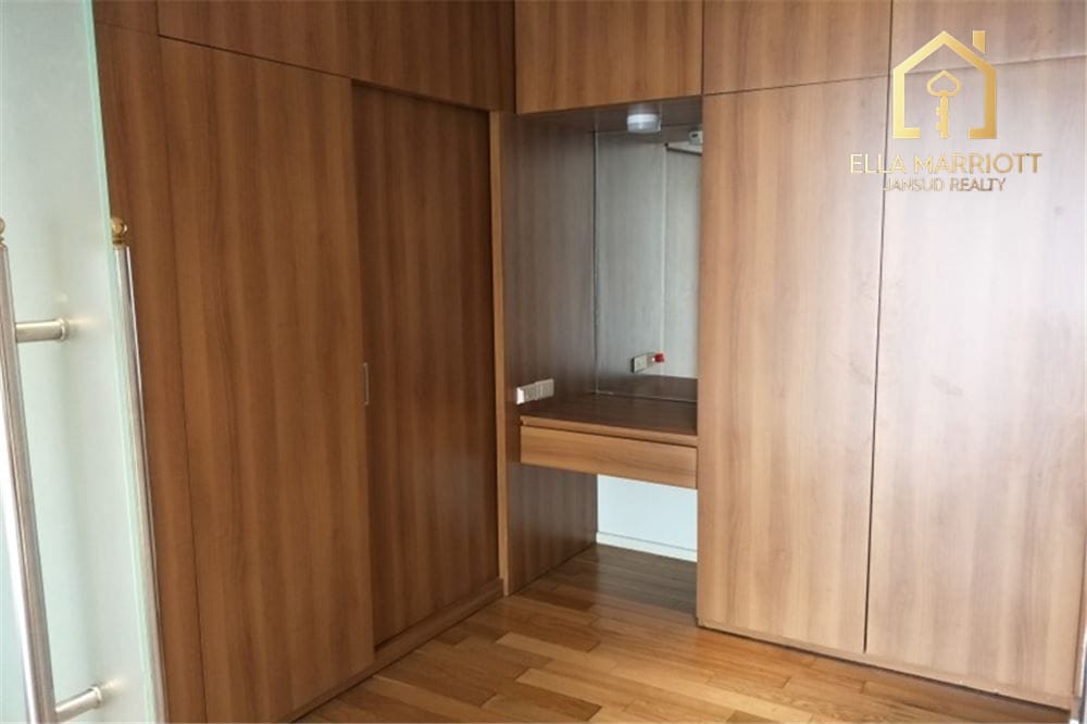 Luxury 3BR Condo for Rent at The Lakes Asoke - 210sqm, High Floor, Close to BTS Asok 8