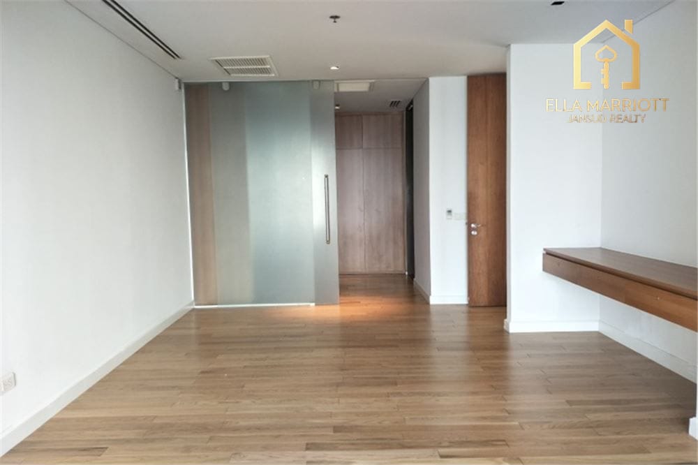 Luxury 3BR Condo for Rent at The Lakes Asoke - 210sqm, High Floor, Close to BTS Asok 9
