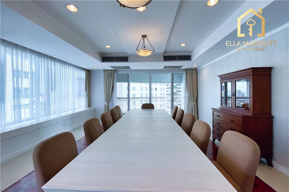 4-Bedroom Pet-Friendly Duplex Penthouse for Rent in Sukhumvit 24 14