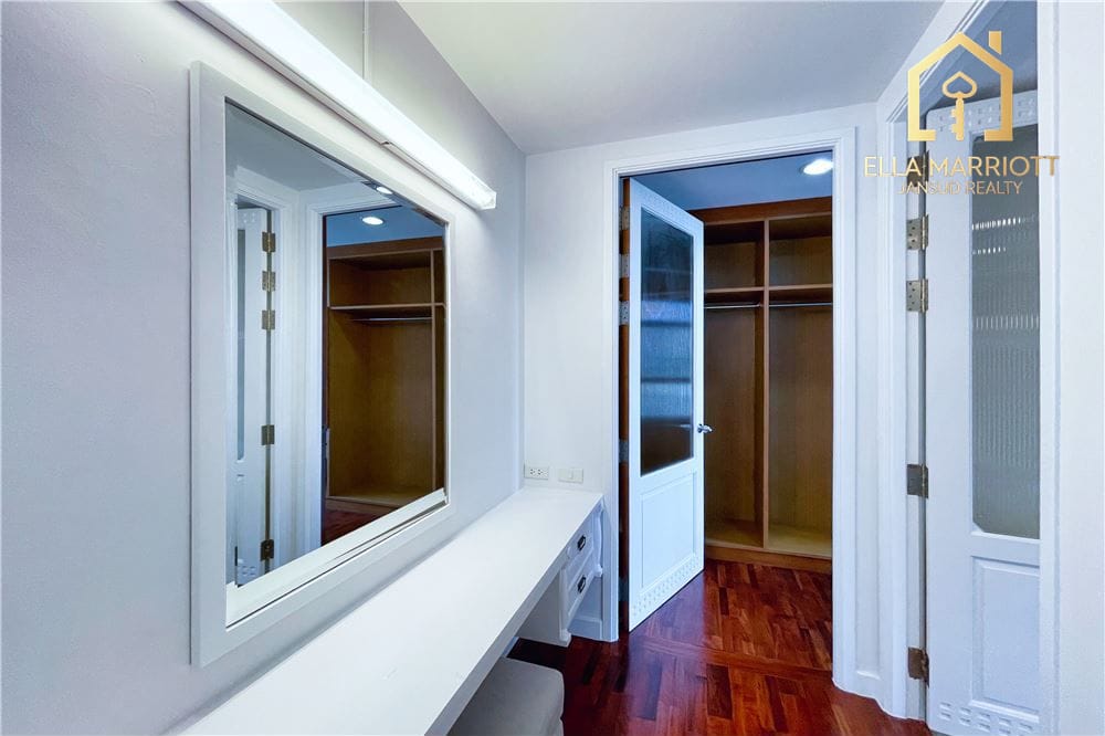 4-Bedroom Pet-Friendly Duplex Penthouse for Rent in Sukhumvit 24 21