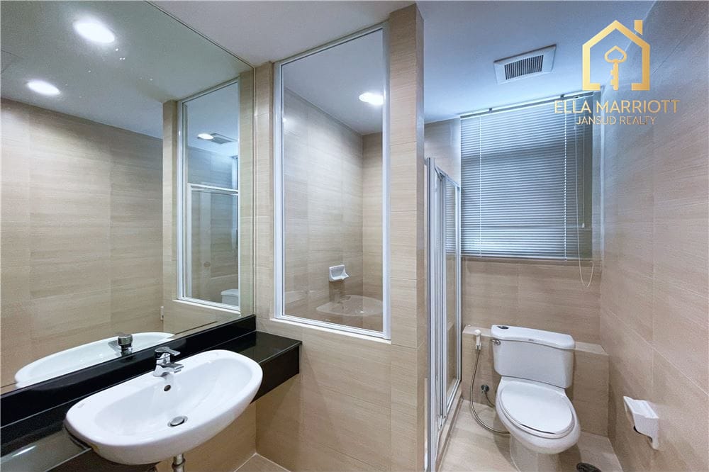 4-Bedroom Pet-Friendly Duplex Penthouse for Rent in Sukhumvit 24 27