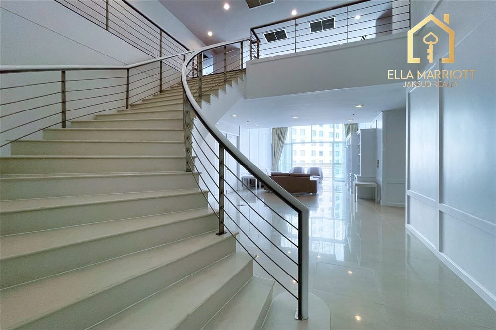 4-Bedroom Pet-Friendly Duplex Penthouse for Rent in Sukhumvit 24 4