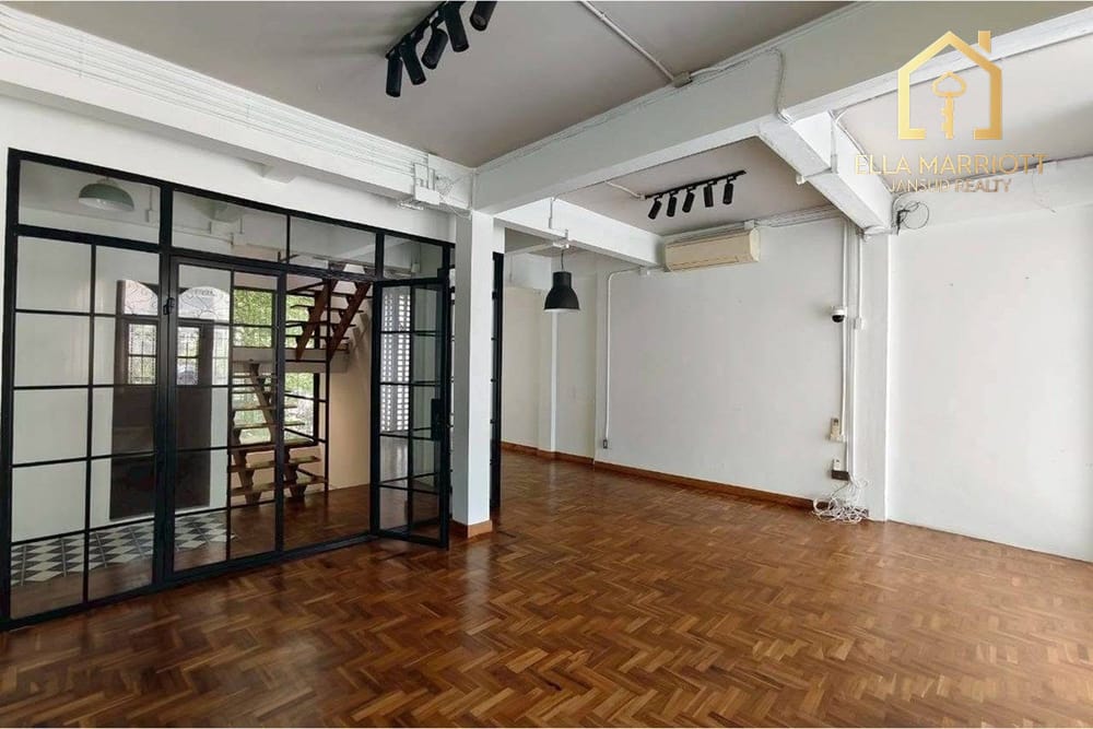 Corner Townhouse for Rent 120K | 200m to BTS Chong Nonsi | Pets Allowed 5