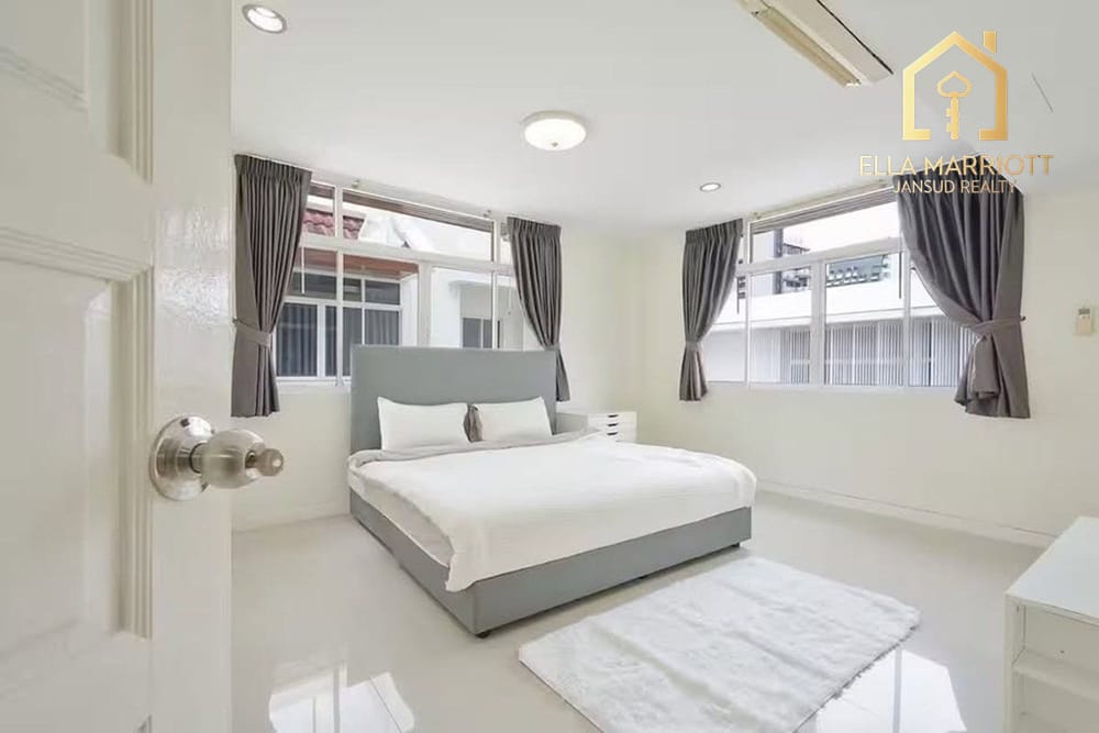 Massive 5BR Detached House for Rent at 120K in Sukhumvit 31 12
