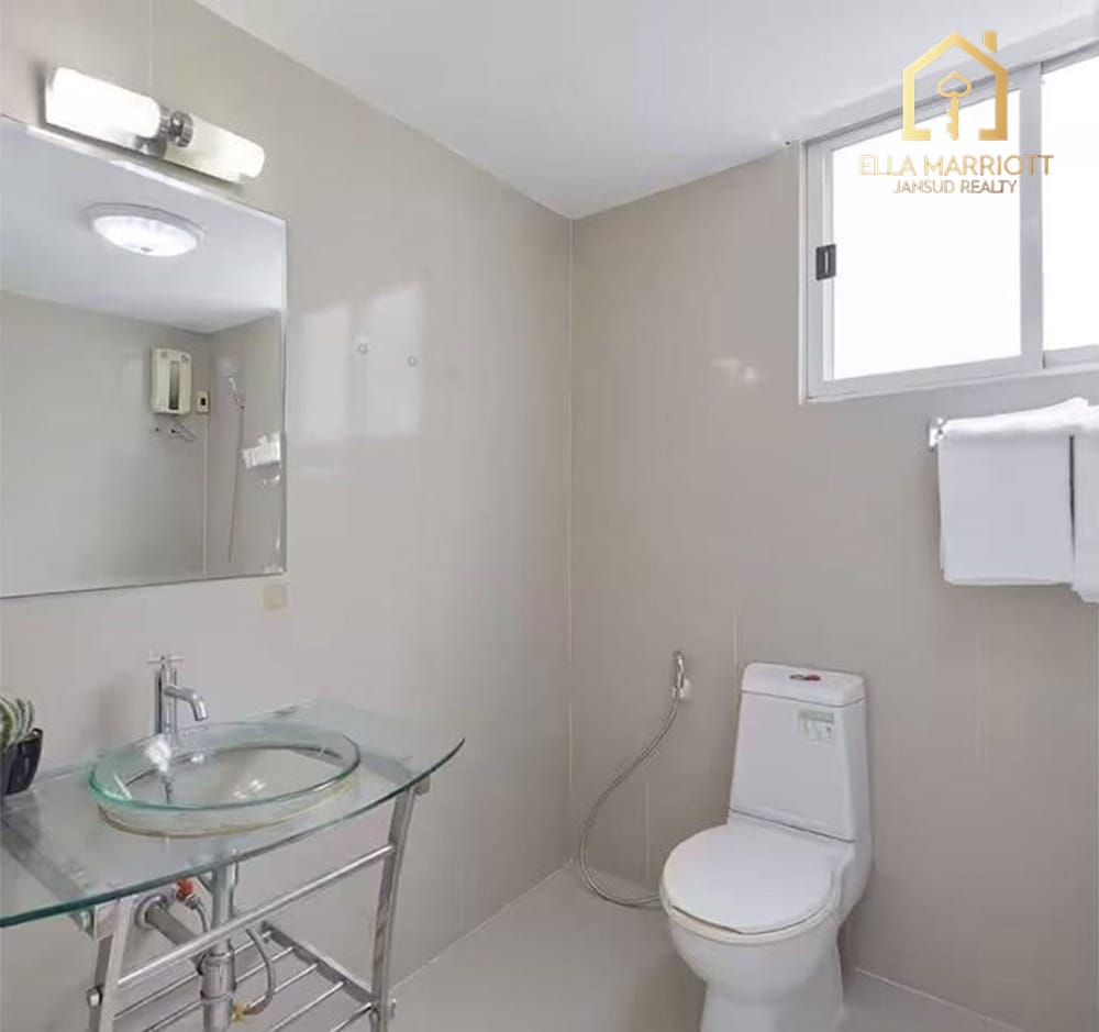 Massive 5BR Detached House for Rent at 120K in Sukhumvit 31 16