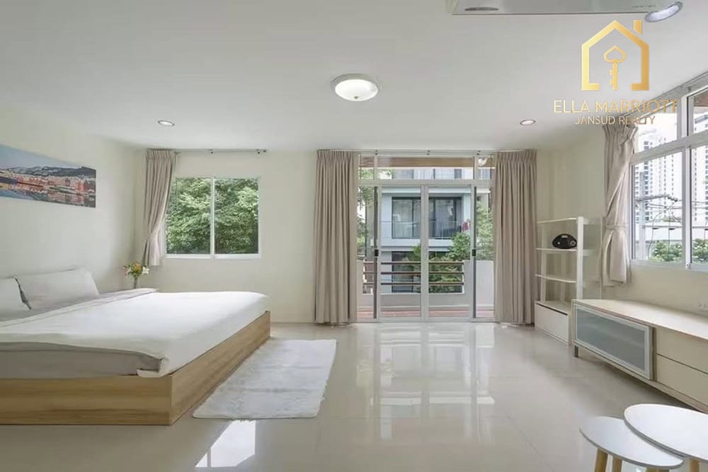Massive 5BR Detached House for Rent at 120K in Sukhumvit 31 7