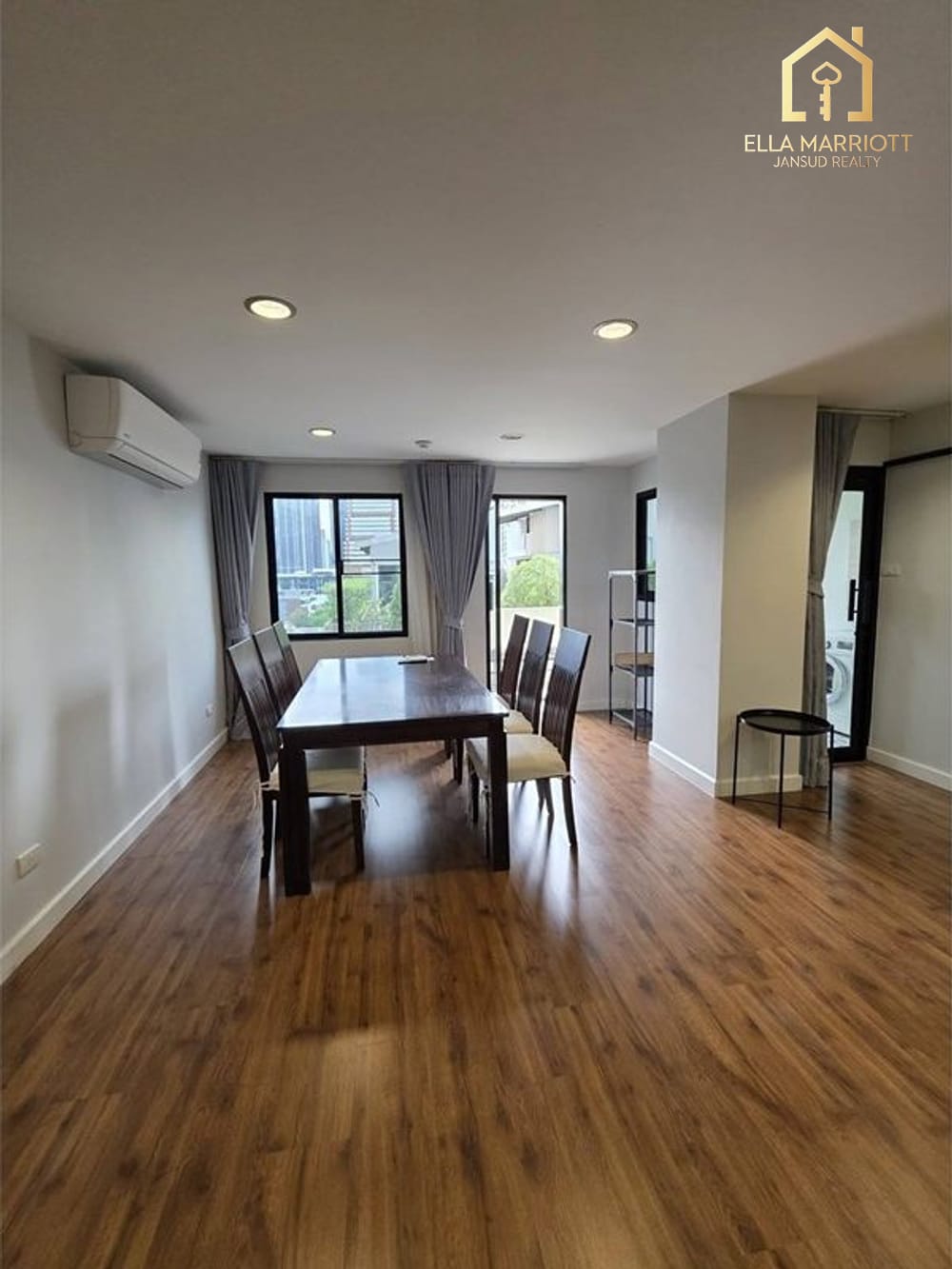 Spacious 135sqm 2BR Condo for Rent in Beverly Hills Ekkamai - 17 Mins Walk to BTS 6