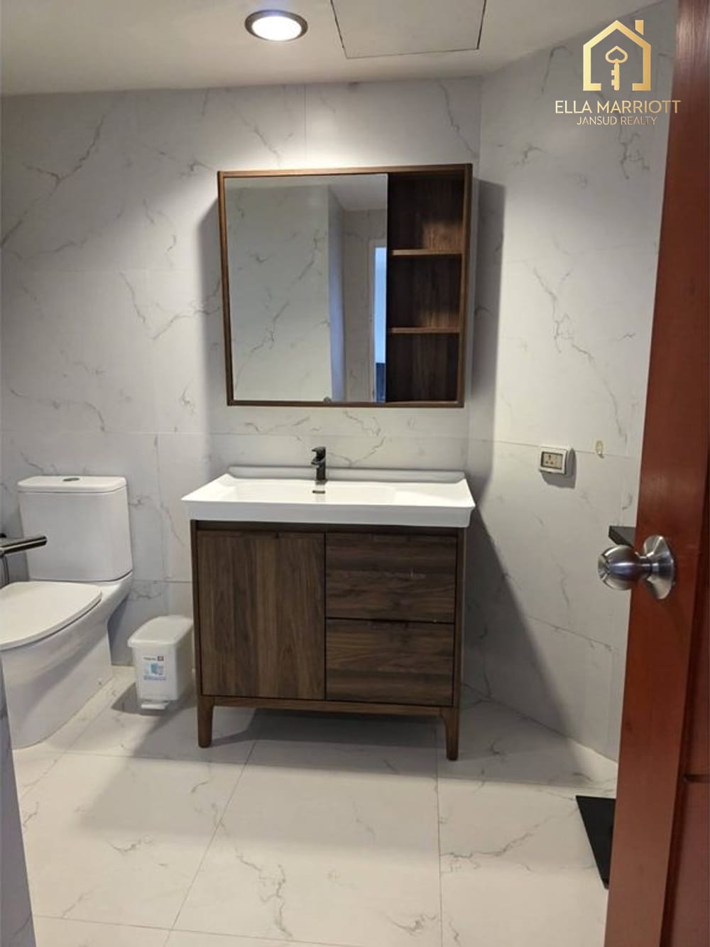 Spacious 135sqm 2BR Condo for Rent in Beverly Hills Ekkamai - 17 Mins Walk to BTS 7