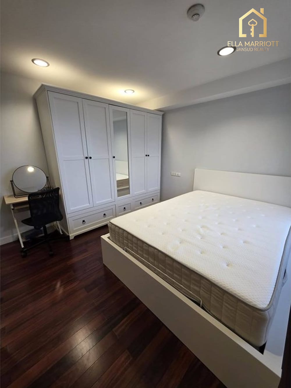 Spacious 135sqm 2BR Condo for Rent in Beverly Hills Ekkamai - 17 Mins Walk to BTS 9