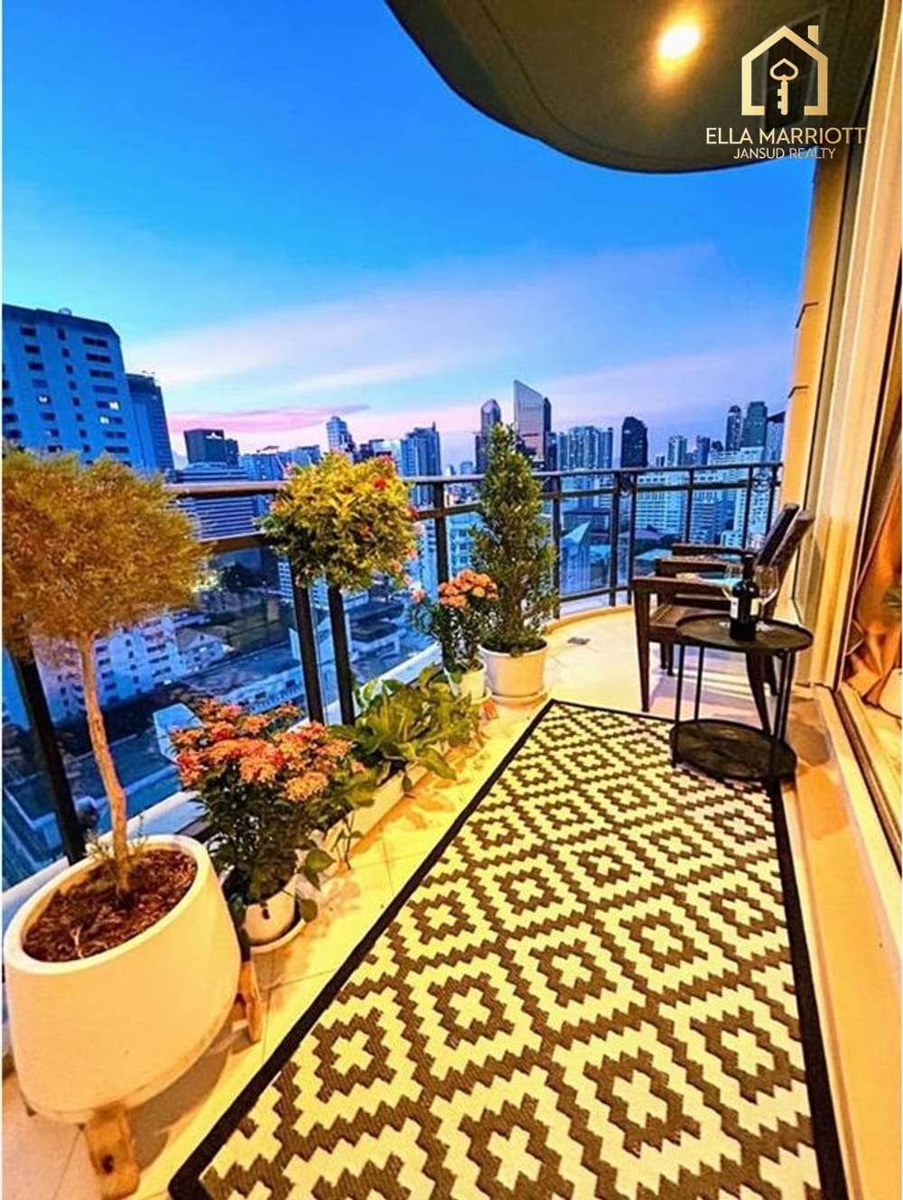Luxury 3BR Condo for Sale at Royce Private Residences - 10 Mins Walk to MRT Sukhumvit 5