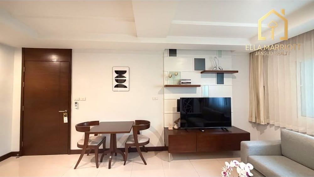 Newly Renovated 2BR Condo for Rent at 60K | 90sqm in Sukhumvit 43 | Close to BTS 2