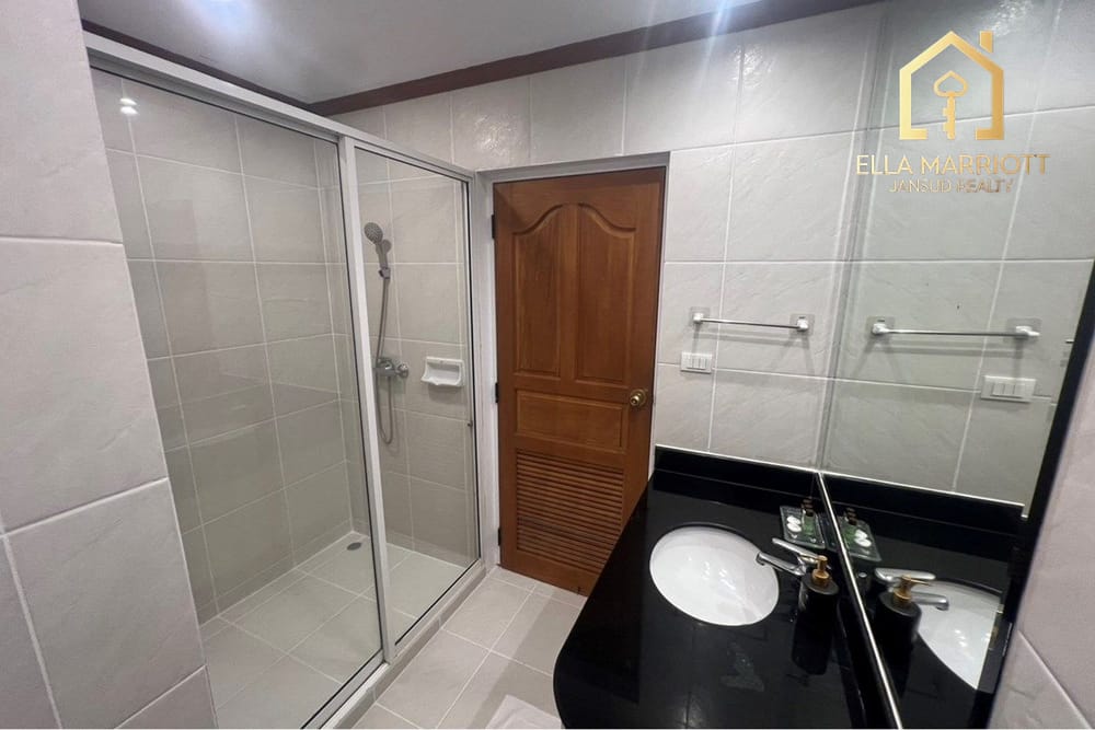 Spacious 3BR 4BA Condo for Rent at 85K | 270sqm in Sukhumvit 11 | Pet-Friendly 14