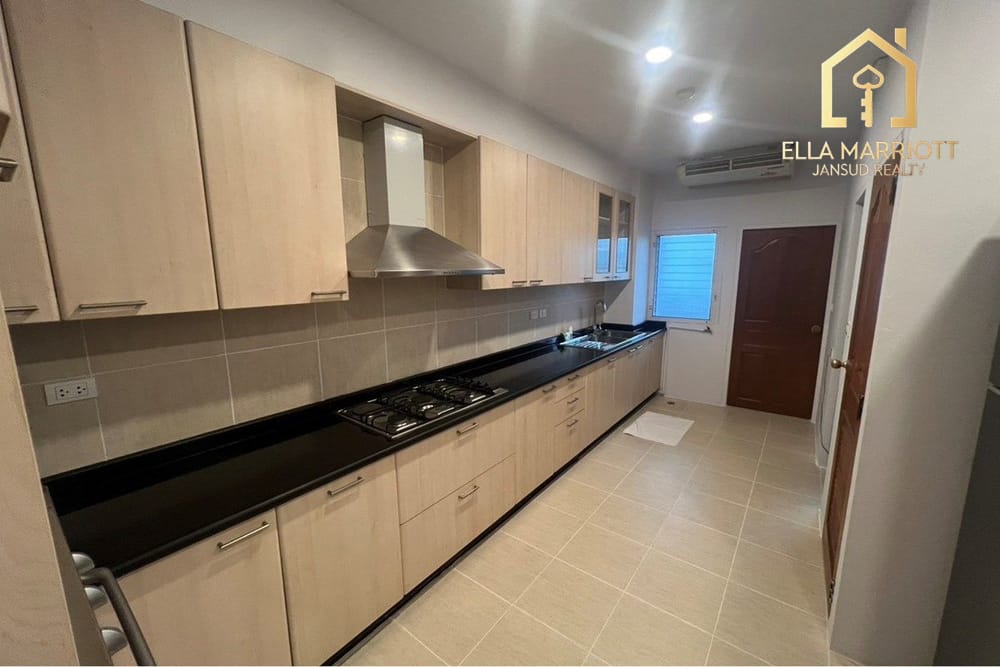 Spacious 3BR 4BA Condo for Rent at 85K | 270sqm in Sukhumvit 11 | Pet-Friendly 5