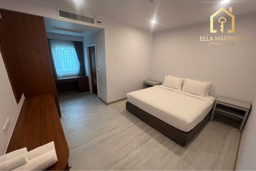 Spacious 3BR 4BA Condo for Rent at 85K | 270sqm in Sukhumvit 11 | Pet-Friendly 9