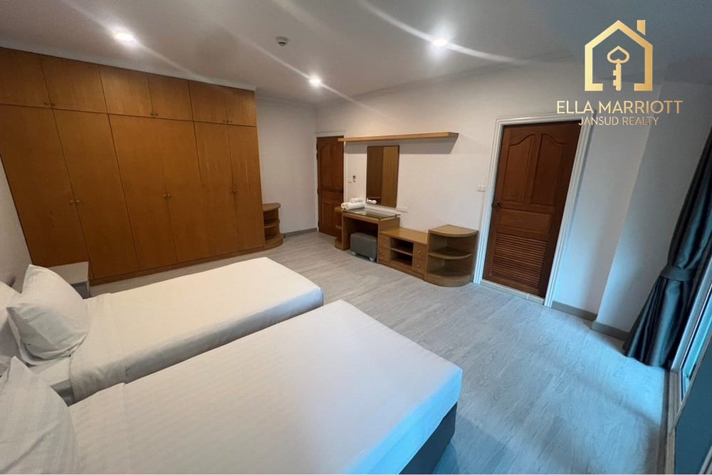 For Rent: Spacious 200sqm 2BR 2BA Condo in Sukhumvit 11 - Pet-Friendly, 75K 10