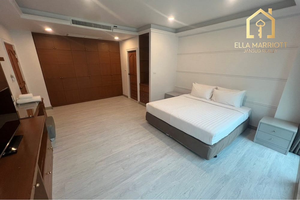 For Rent: Spacious 200sqm 2BR 2BA Condo in Sukhumvit 11 - Pet-Friendly, 75K 7