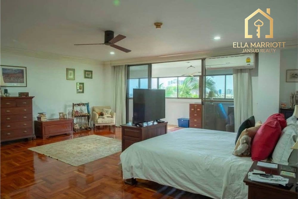 4-Schlafzimmer Maisonette-Penthouse mit privatem Garten in Sukhumvit zu vermieten - 210.000 | 660 m² 2