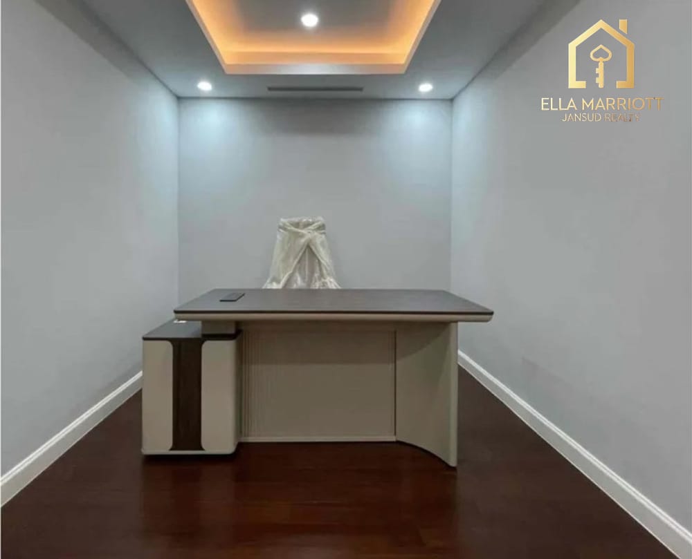 Renovated 285sqm 3+1BR Condo for Rent | 22nd Floor | 8 Mins Walk to BTS Thong Lo 13