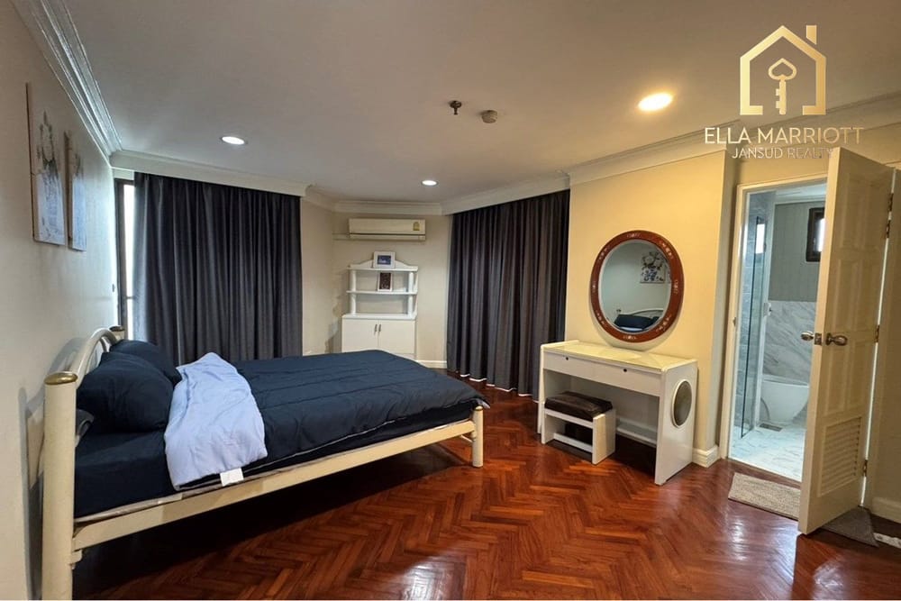 Luxury 3BR 4BA Condo for Rent in Moderntown Ekkamai - 202sqm on High Floor at 70K 10