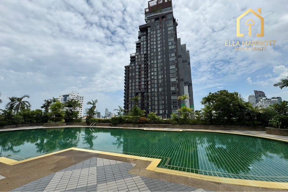 Luxury 3BR 4BA Condo for Rent in Moderntown Ekkamai - 202sqm on High Floor at 70K 12