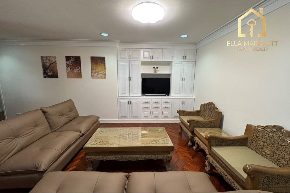 Luxury 3BR 4BA Condo for Rent in Moderntown Ekkamai - 202sqm on High Floor at 70K 3