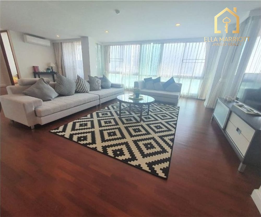 4-Bedroom Condo for Rent in Low-Rise Building, Sathorn 2