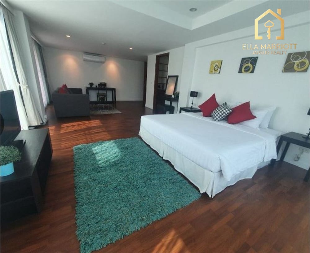 4-Bedroom Condo for Rent in Low-Rise Building, Sathorn 3